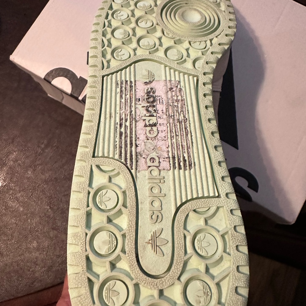 Adidas White and Light Green Trainers - Picture 4 of 4